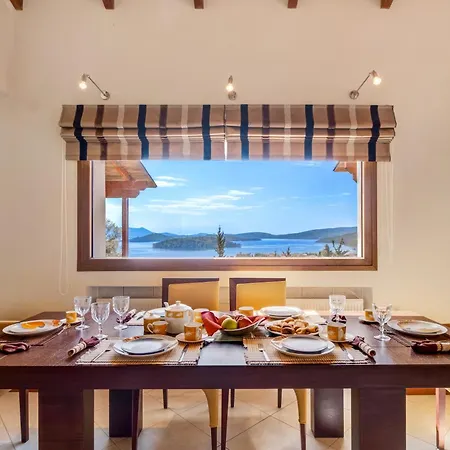 Hills Villa Nidrí